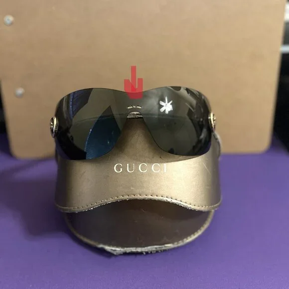 Gucci Women's Sunglasses - Picture 4 of 10